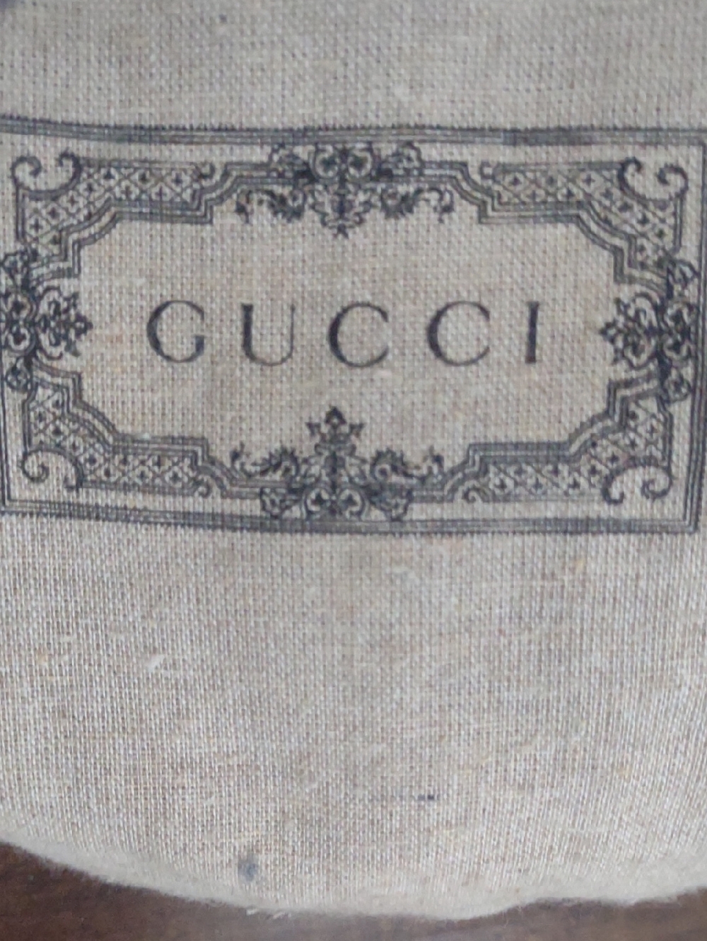 Gucci Run Low-Top Sneaker in Beige and Black Accents - Picture 7 of 7